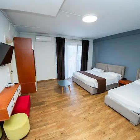 Olivar Tirana Otel Selitë e Vogël