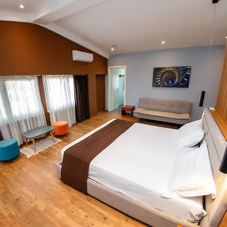 Olivar Tirana 4*