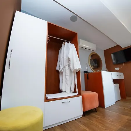 Olivar Tirana 4*