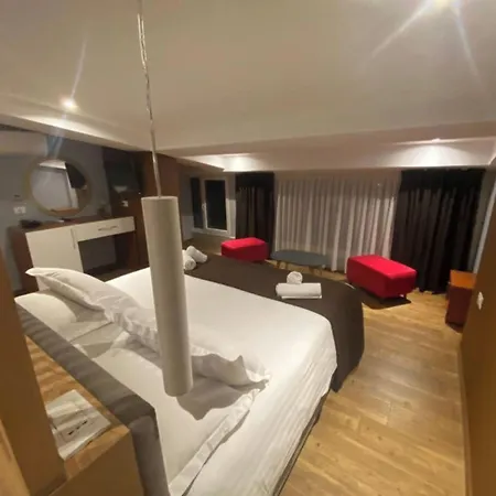 Olivar Tirana Otel Selitë e Vogël
