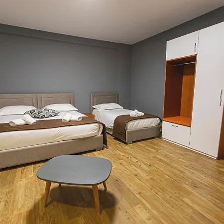 Olivar Tirana Otel Selitë e Vogël