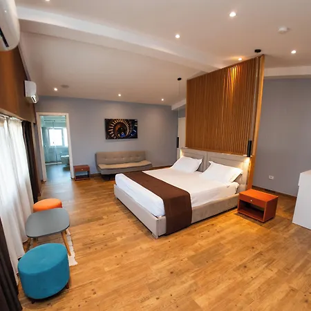 Olivar Tirana Otel Selitë e Vogël