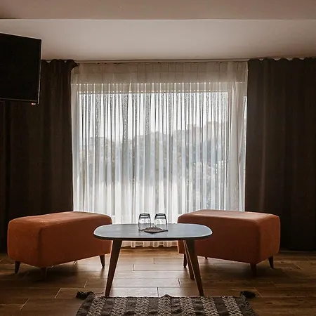 מלון Olivar Tirana Selitë e Vogël