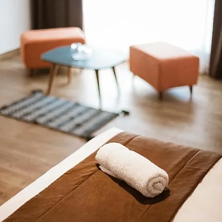 Olivar Tirana מלון 4*