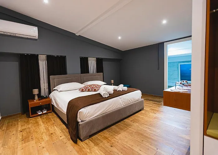 호텔 Olivar Tirana 4*