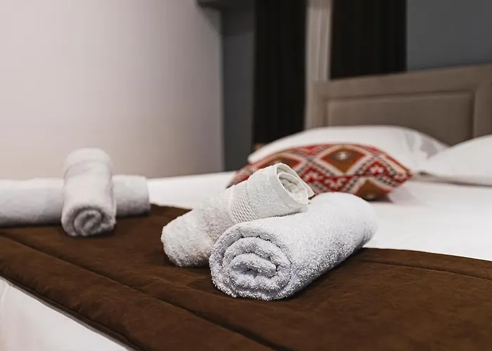 Olivar Tirana 호텔 Selitë e Vogël