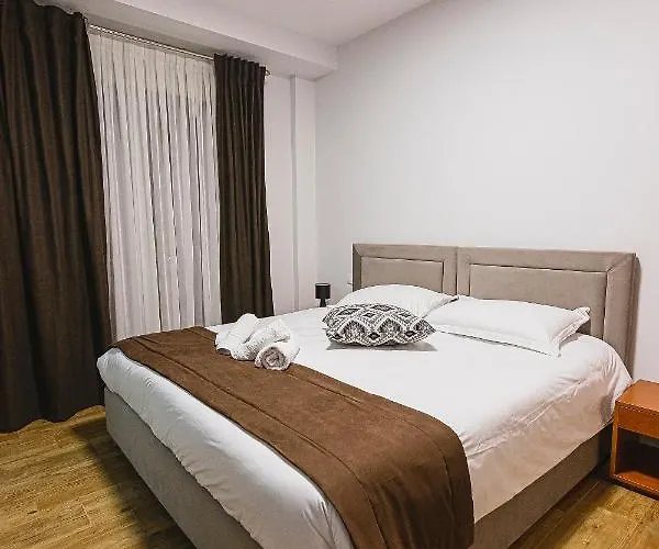 Olivar Tirana 호텔 Selitë e Vogël