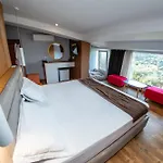 Olivar Tirana ホテル Selitë e Vogël