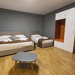 Olivar Tirana Ξενοδοχείο Selitë e Vogël