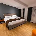 Olivar Tirana Ξενοδοχείο Selitë e Vogël